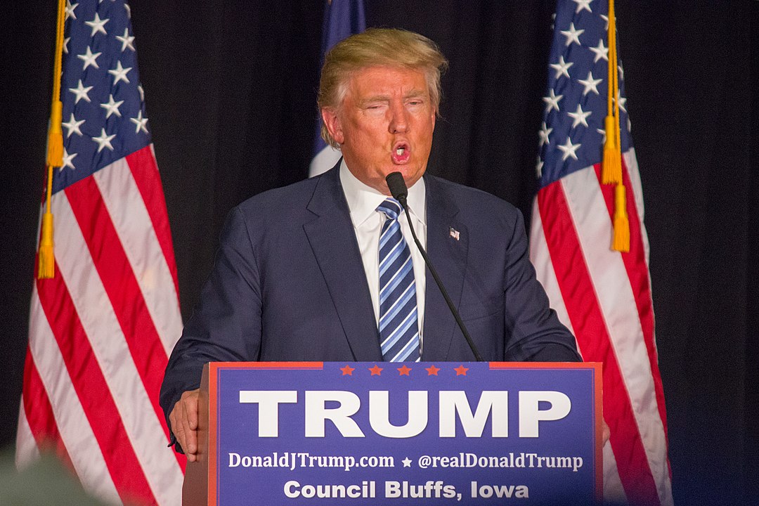 Donald Trump dando un discurso para su campaña en el 2015